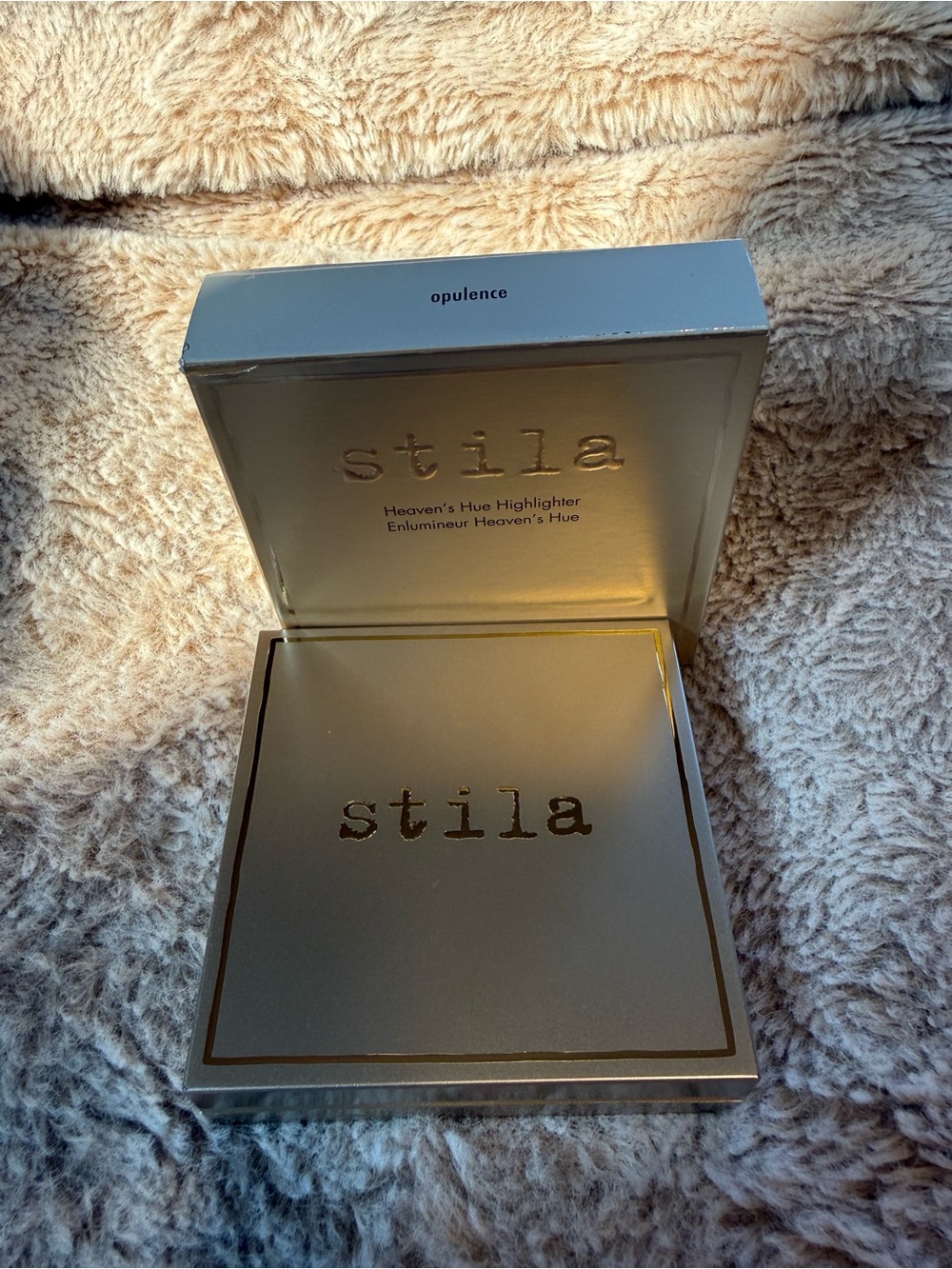 Stila Metallic Gold Square Compact - Picture 2 of 3